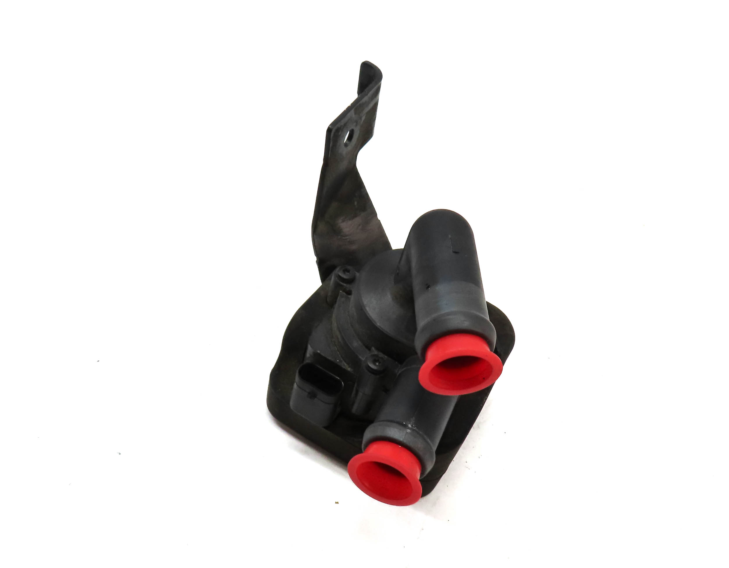 2014 BMW 650i GRAN COUPE (F06) 4.4L TURBO (N63) AUXILIARY WATER COOLANT PUMP — exact item pictured